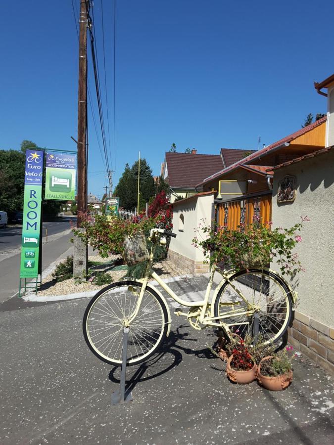 Eurovelo6 Stop Solt Bagian luar foto